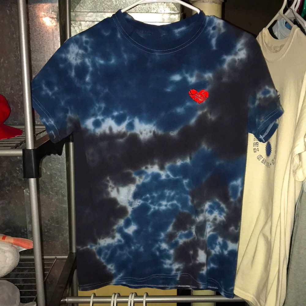 ‼️(4 for $20)‼️ Heart Broken Shirt